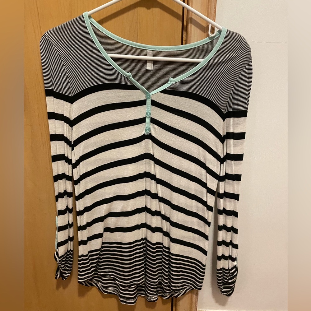 Vanity 3/4 Length Sleeve Tee: Size S